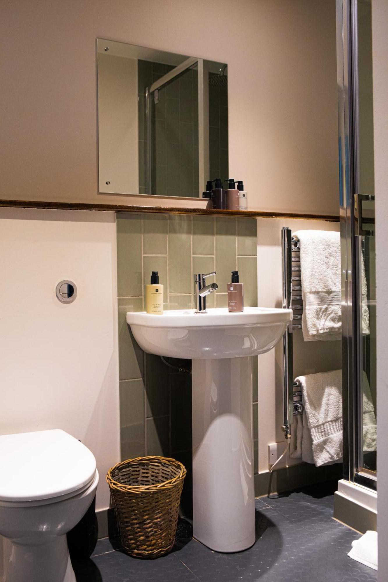 The Crown Rooms Londen Buitenkant foto